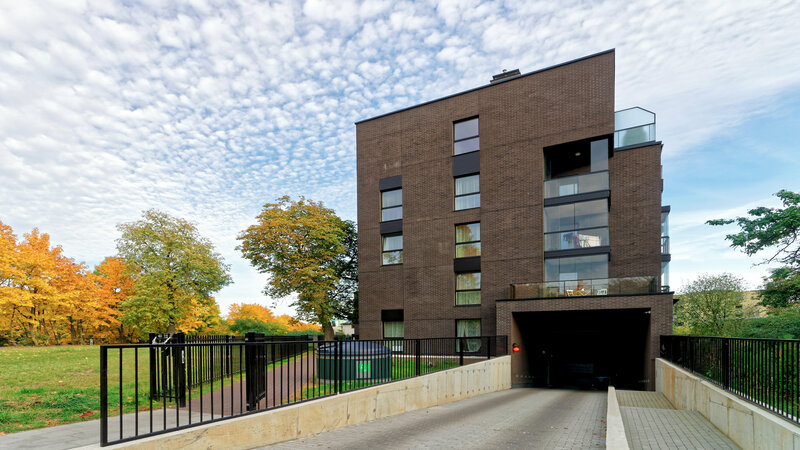 How Steel Garage Builders Lake Macquarie NSW Meet US Standards for Durable Construction